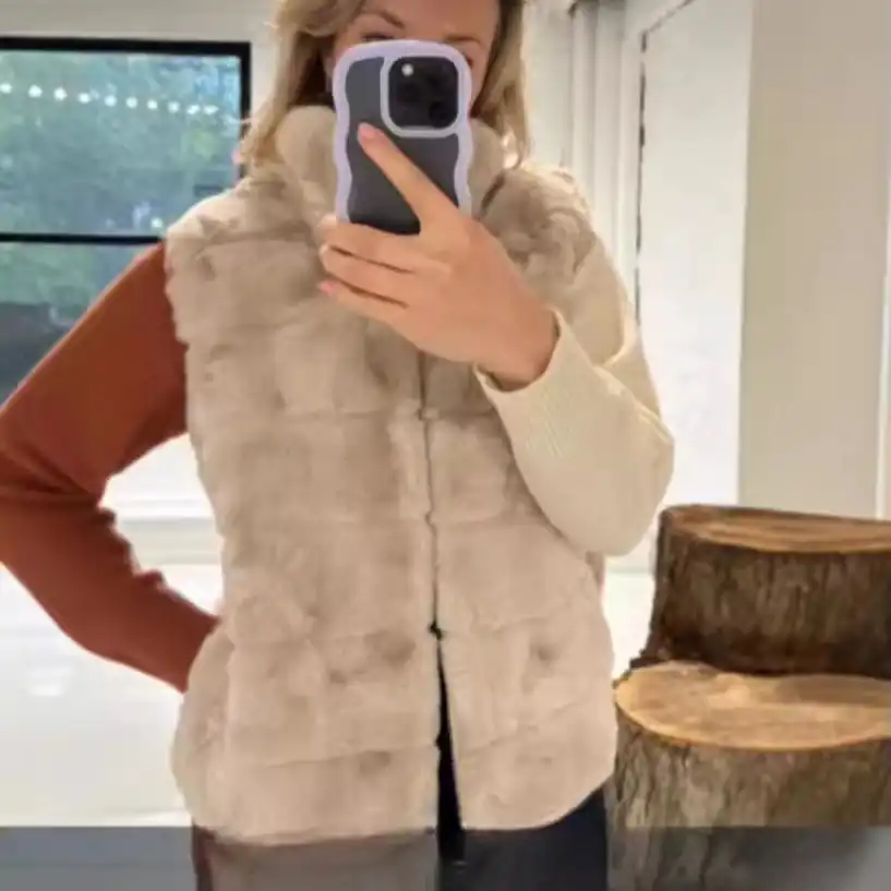 Faux Fur Vest 01